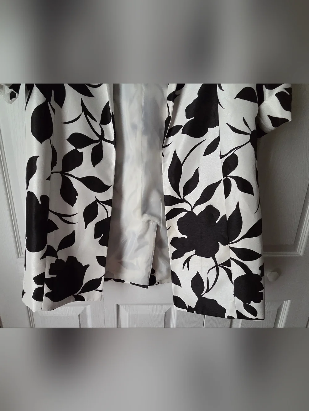 NWOT Le Suit Black and Off White Floral Long Coat Size 14 - Picture 6 of 16